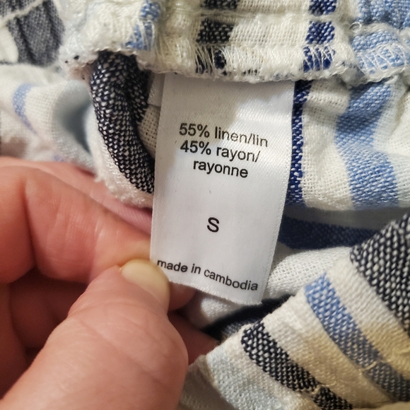 Pull on striped linen shorts - Picture 5 of 5